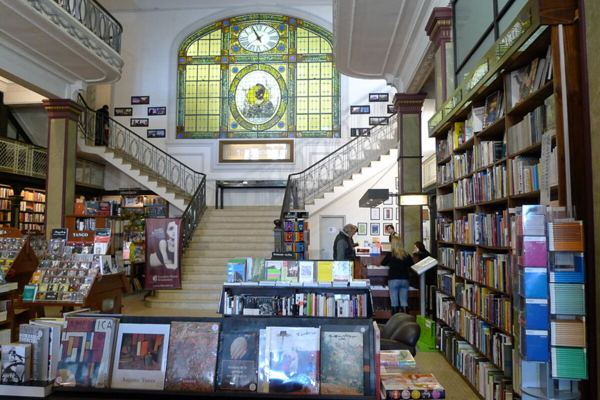 Intérieur d'une librairie